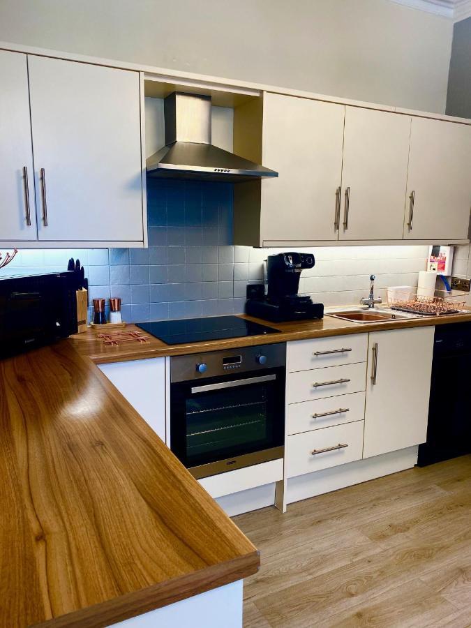 Merewyke Boutique Luxury Family Apartment Sleeps 4 , Central Location Windermere Esterno foto