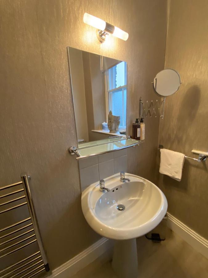 Merewyke Boutique Luxury Family Apartment Sleeps 4 , Central Location Windermere Esterno foto